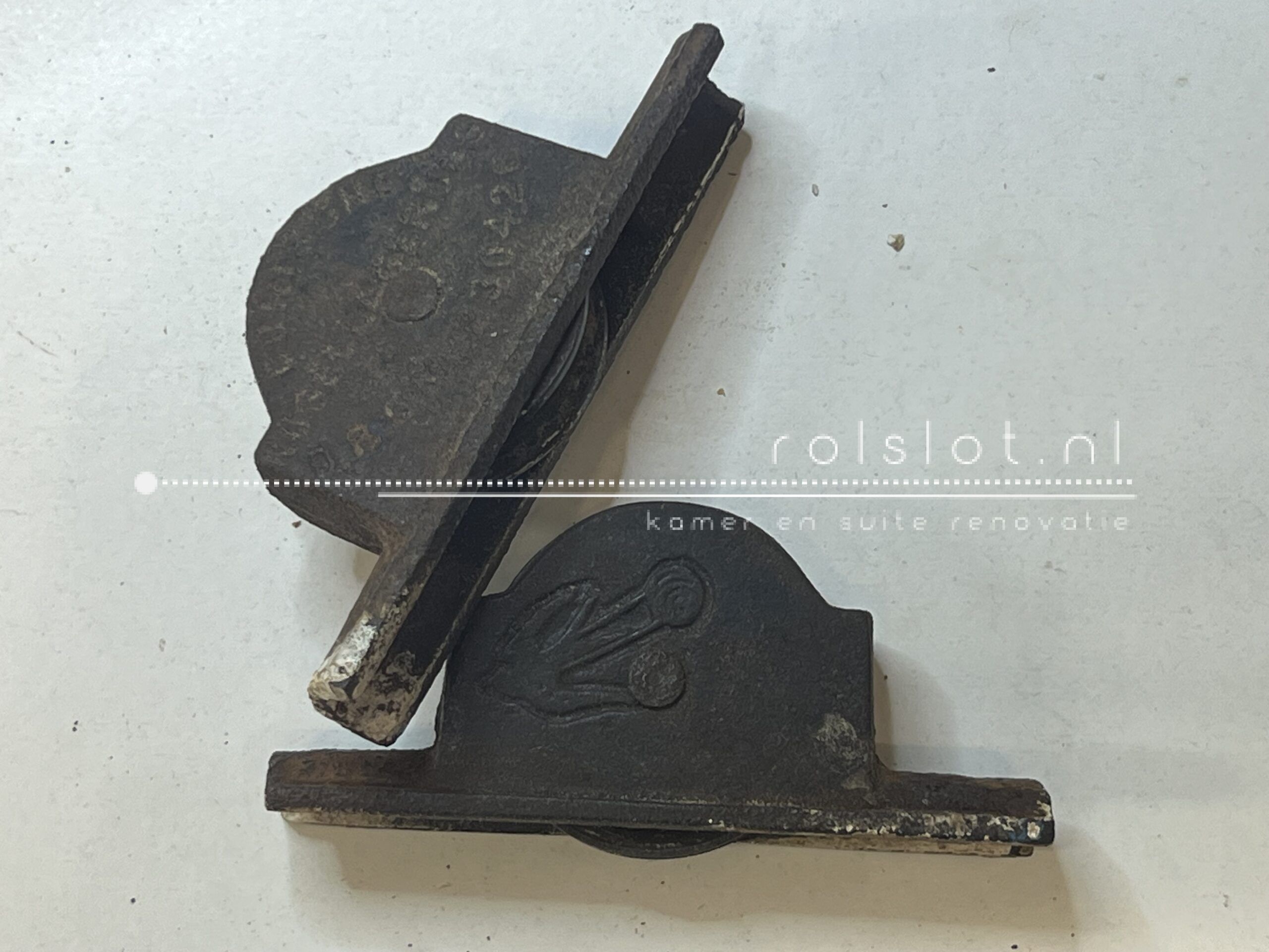 Gietijzer rolslot 40 mm Schwalbe