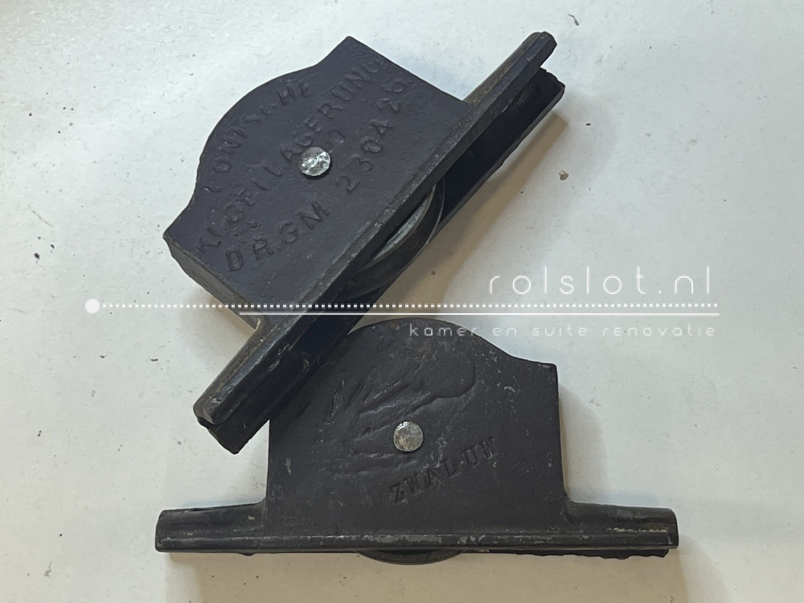 Gietijzer rolslot 50 mm Schwalbe/Zwaluw